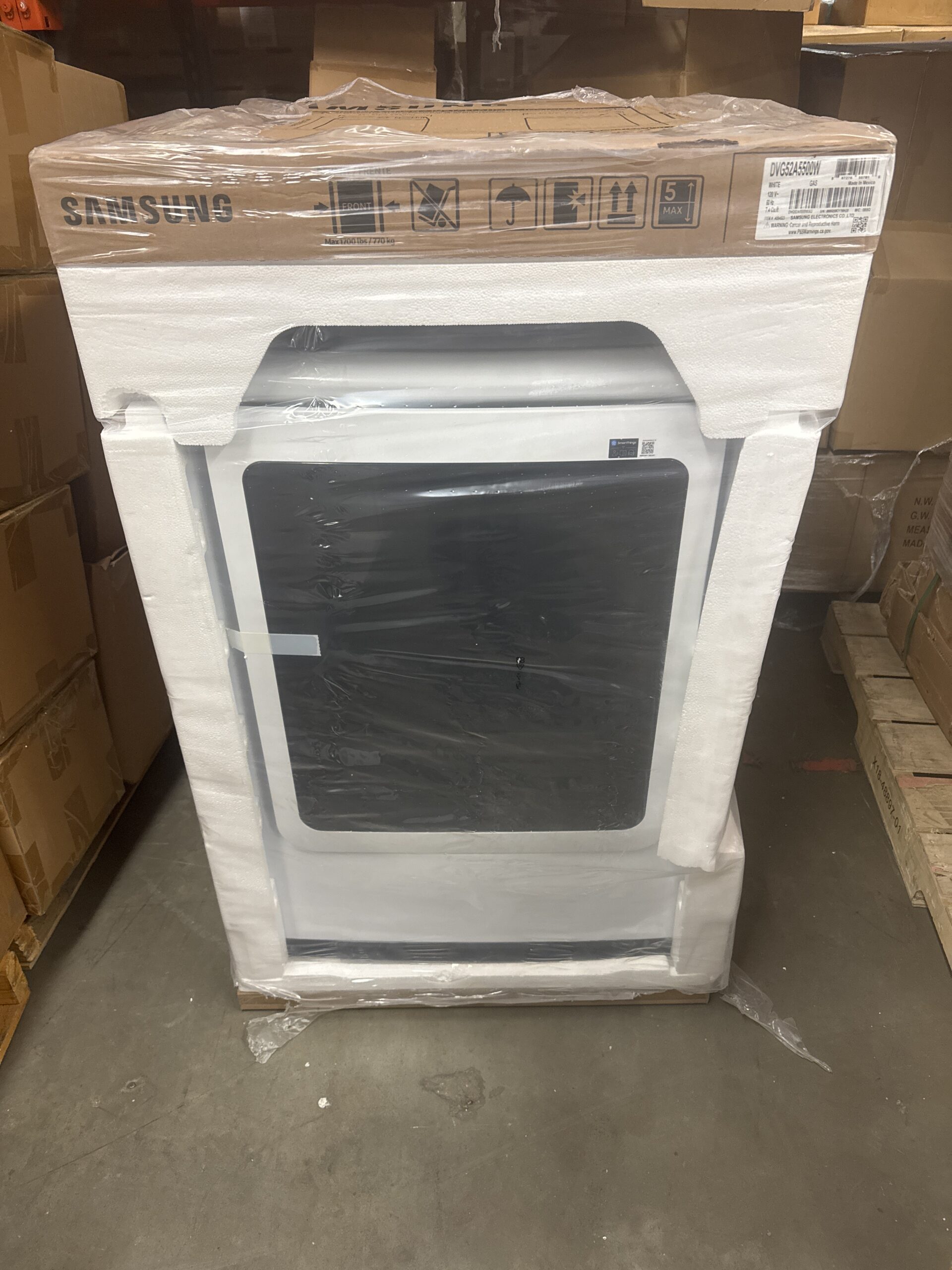 Samsung 7.4 cu. ft. Smart Gas Dryer with Steam Sanitize+ - White (DVG52A5500W) - Image 2