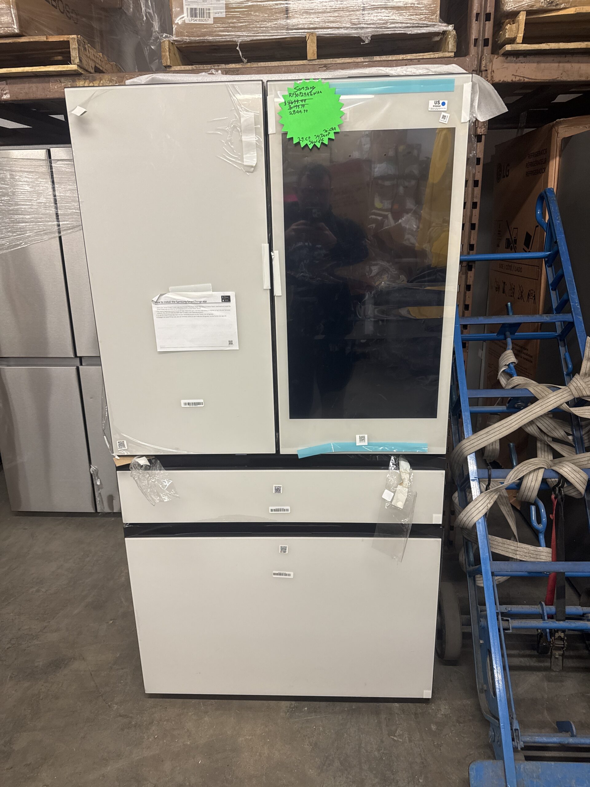 Samsung Bespoke 29 cu. ft. AI 4-Door French Door Refrigerator with AI Family Hub™ & AI Vision Inside - Image 6