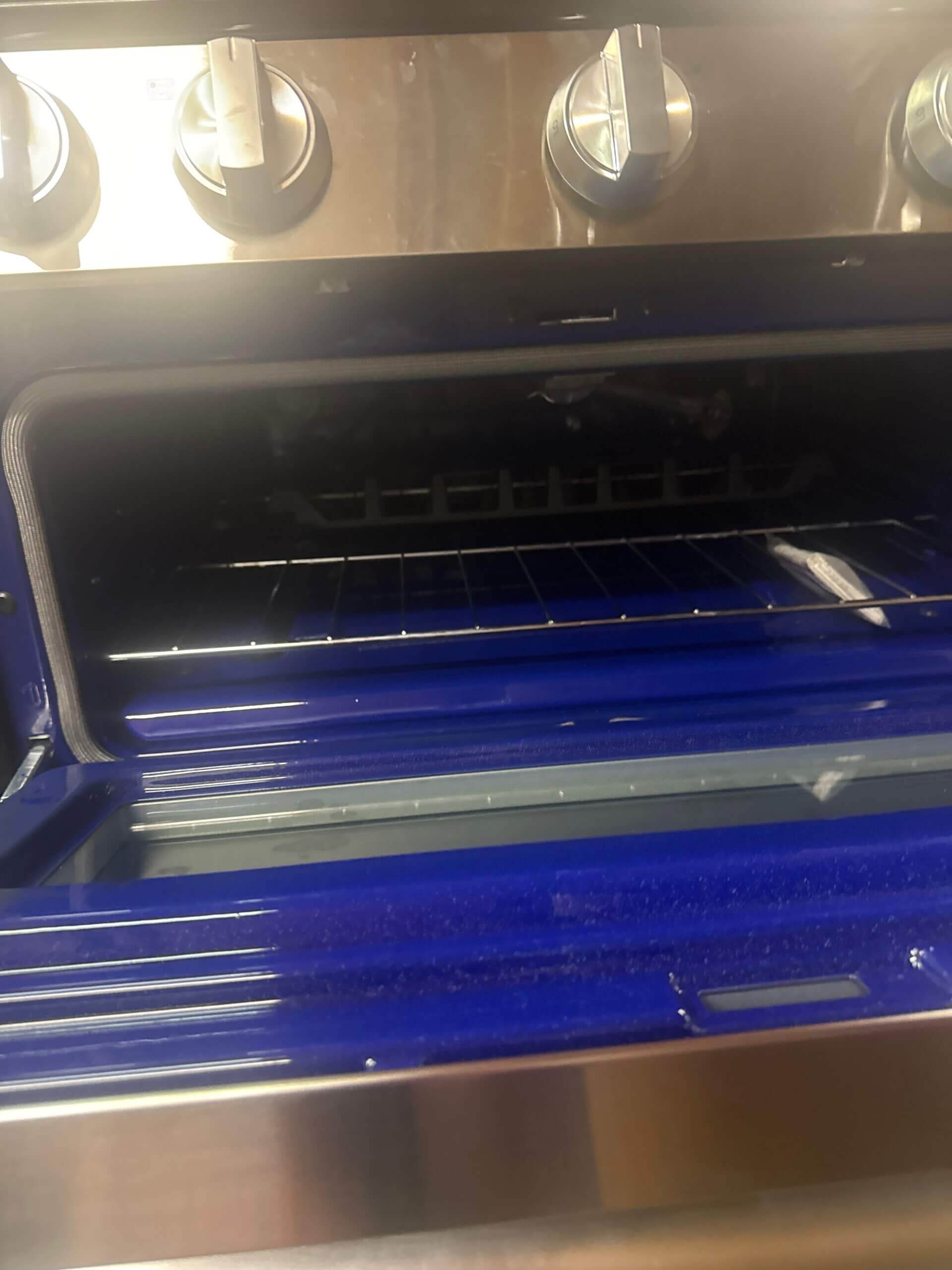 LG 6.9 cu. ft. Smart Gas Double Oven Range with ProBake Convection® & Air Fry – Stainless Steel - Image 2