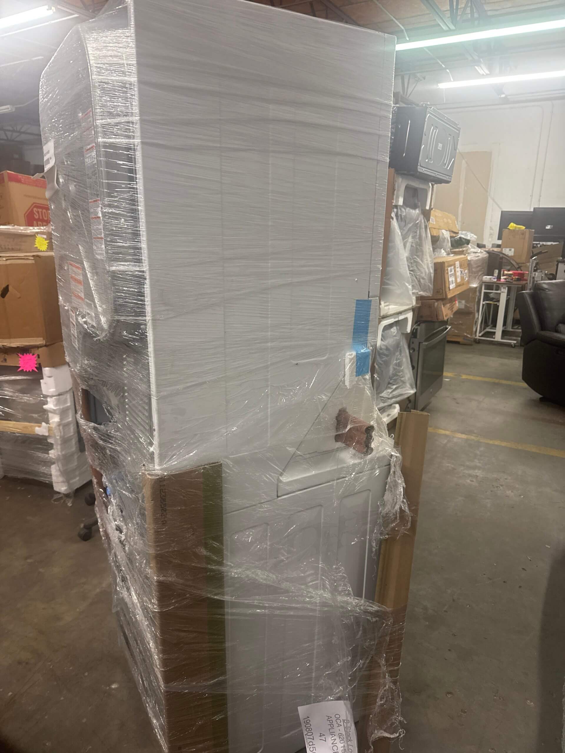 Frigidaire Gallery 21.5 Cu. Ft. Counter-Depth 4-Door French Door Refrigerator - Smudge-Proof Stainless Steel (GRMC2273CF) - Image 4