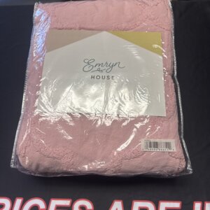 Emryn House King Size Bedspread – Luxury Quilted Coverlet by HomeGoods