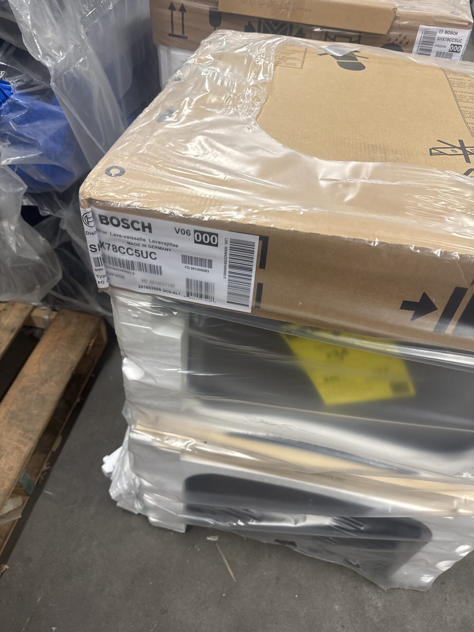 Bosch 800 Series 24" Top Control Dishwasher - SHX78CC5UC - Stainless Steel - Image 4