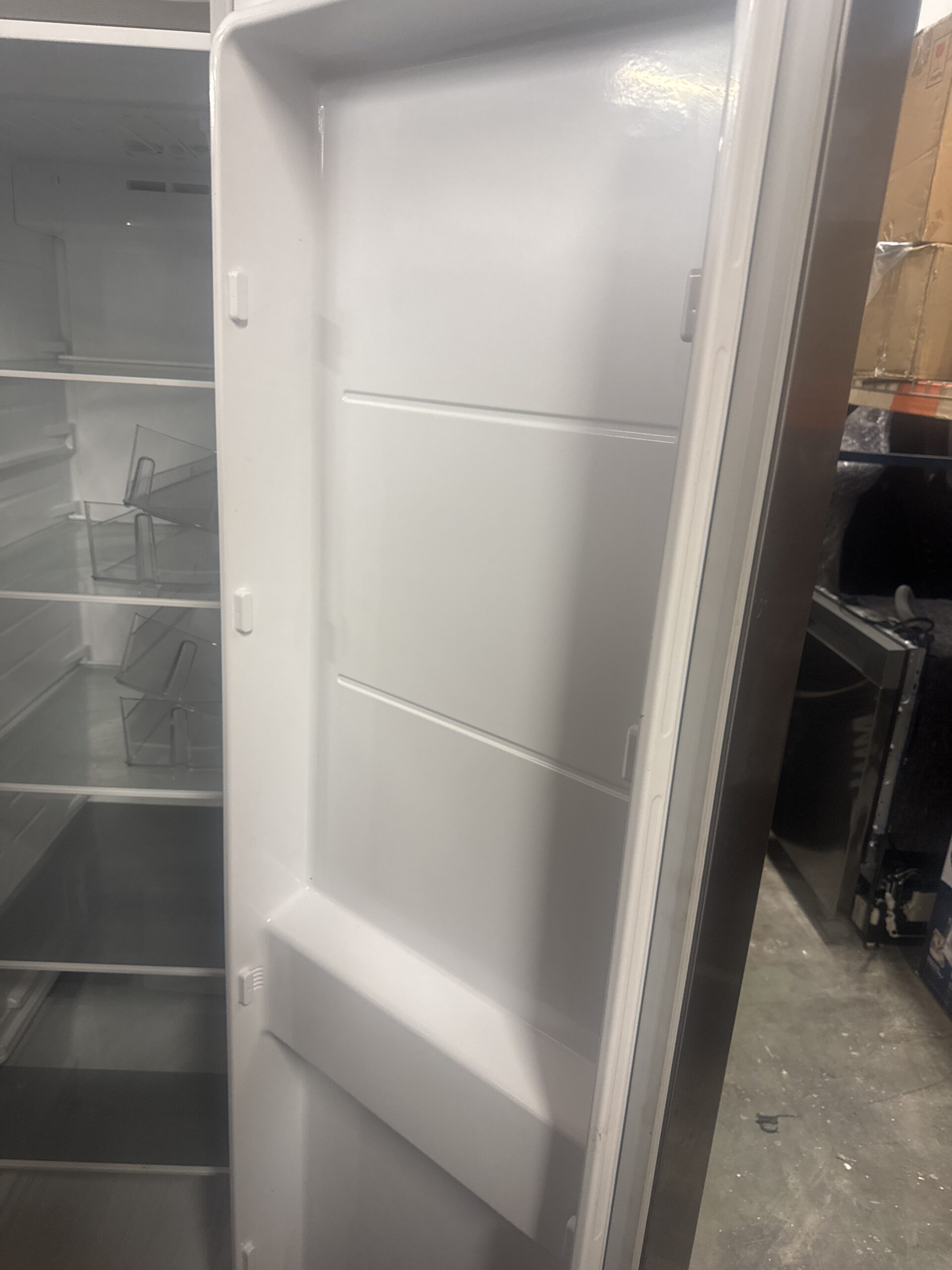 LG 27 cu. ft. Side-by-Side Smart Refrigerator - Stainless Steel (LS27T3230S) - Image 4